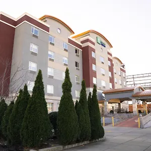 Hotel Express Maspeth By Ihg